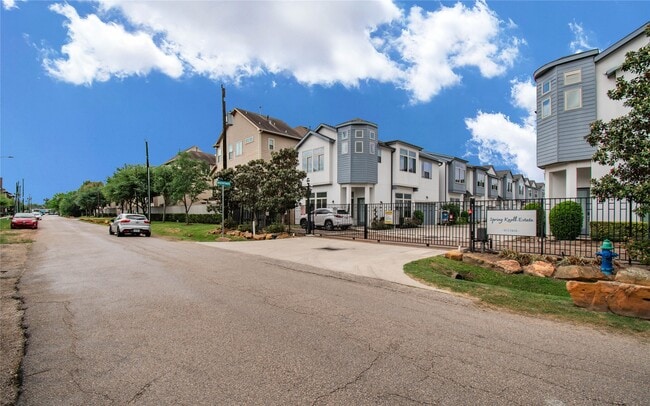 Building Photo - 8930 Spring Knoll Forest Dr