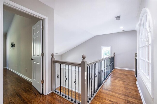 Building Photo - 2690 Camden Glen Ct