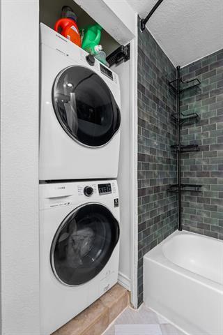 Building Photo - 3208 Cole Ave