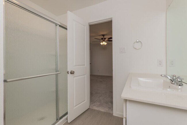 Building Photo - 16006 Tallis Dr