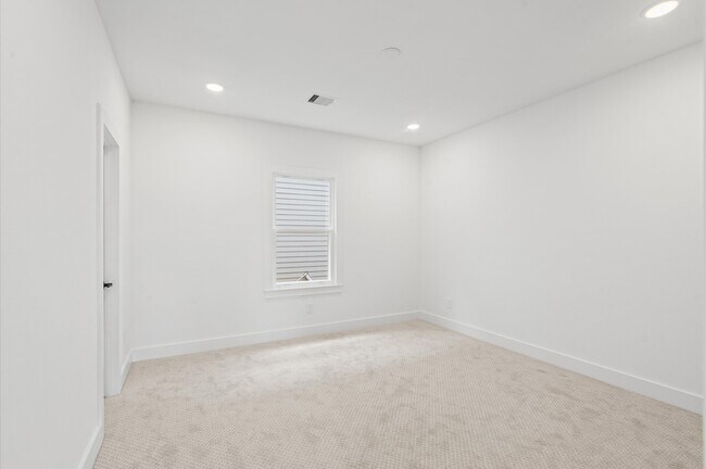 Building Photo - 10095 Serrano Pk Dr