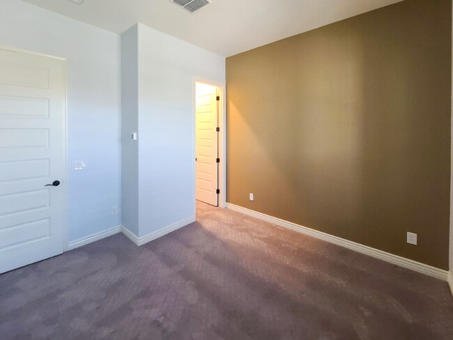 Building Photo - 20917 E Reins Rd