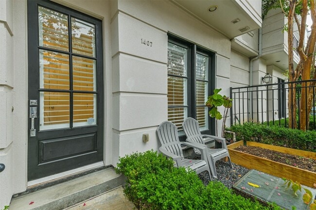 Building Photo - 1407 Stanford St