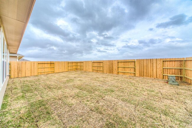 Building Photo - 7035 Toluca Dr