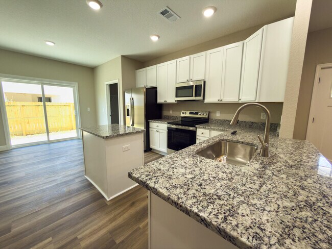 Building Photo - 6635 Water St