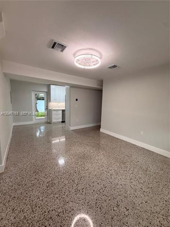 Building Photo - 10555 SW 32nd St