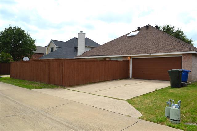 Building Photo - 3402 Ashleaf Dr