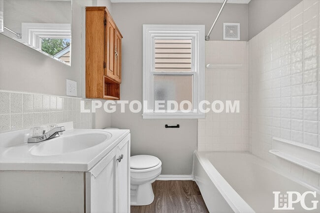 Building Photo - 4406 Asbury Dr