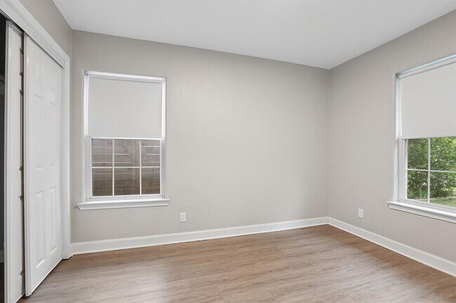 Building Photo - 2308 Devonshire Dr