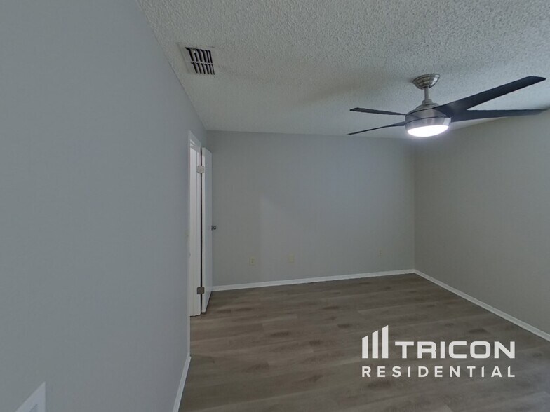 Building Photo - 2015 Branch Tree Ln