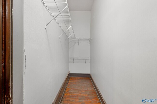 Building Photo - 719 Bank St NW