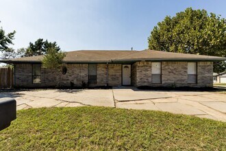 Building Photo - newly renovated 3 bed house in NW OKC