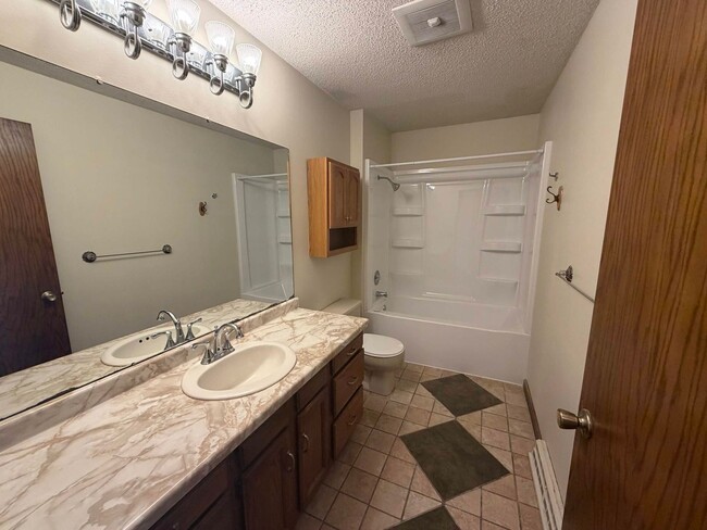 Building Photo - 3303 Eddy Ln