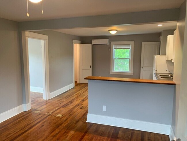 Building Photo - 645 Leesville Rd