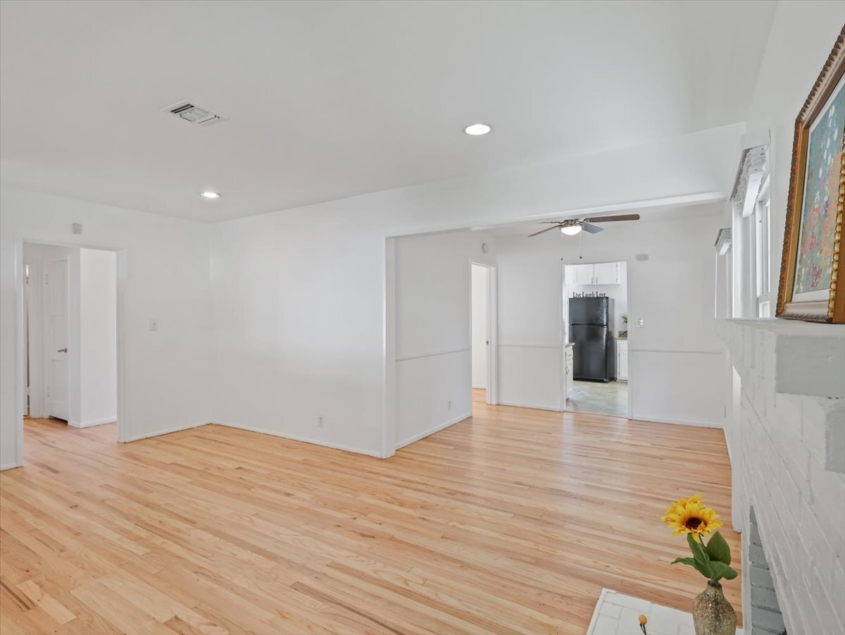 Building Photo - 15460 Sylvan St