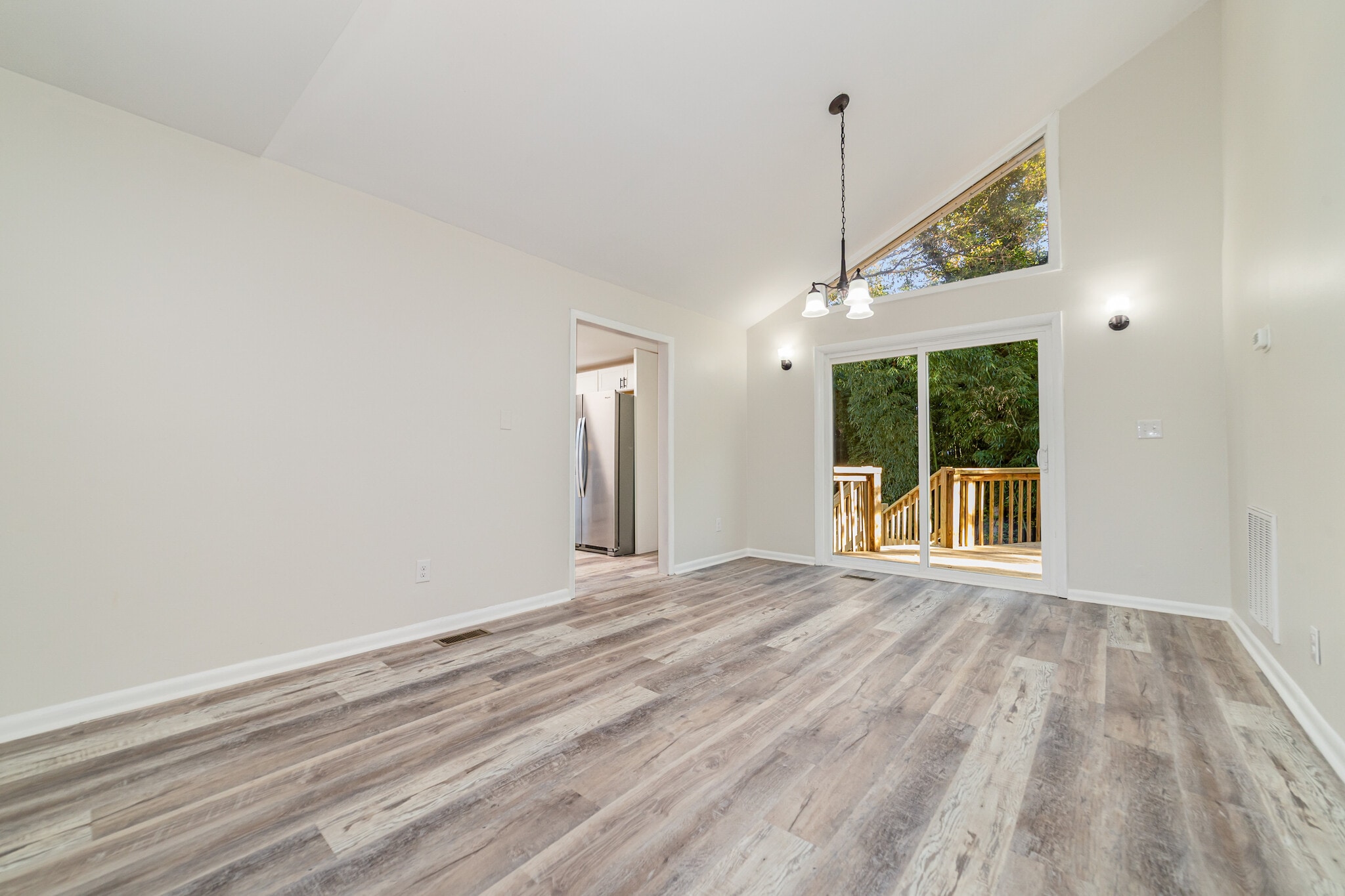 Building Photo - 211 Putnam St