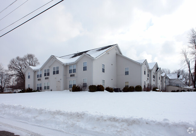 Building Photo - Glenpark Manor