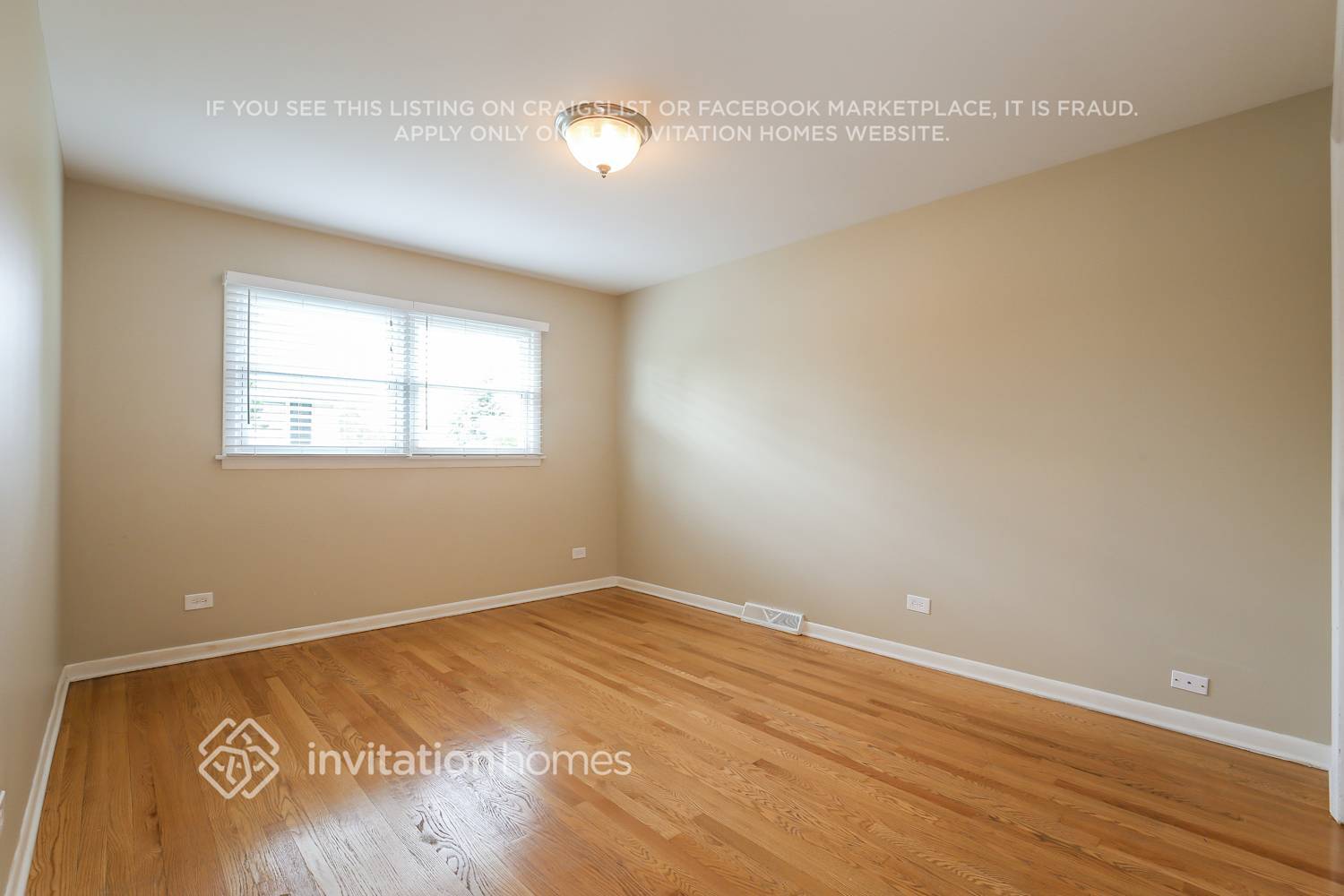 Building Photo - 10801 Kolmar Ave