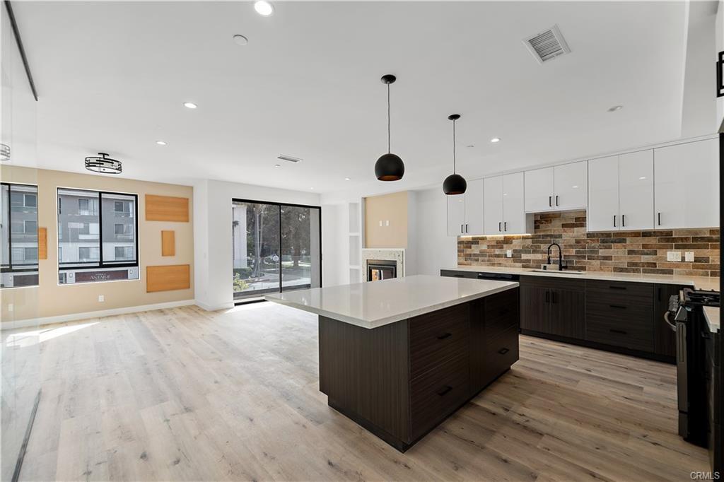 Building Photo - 11860 W Flower Ln