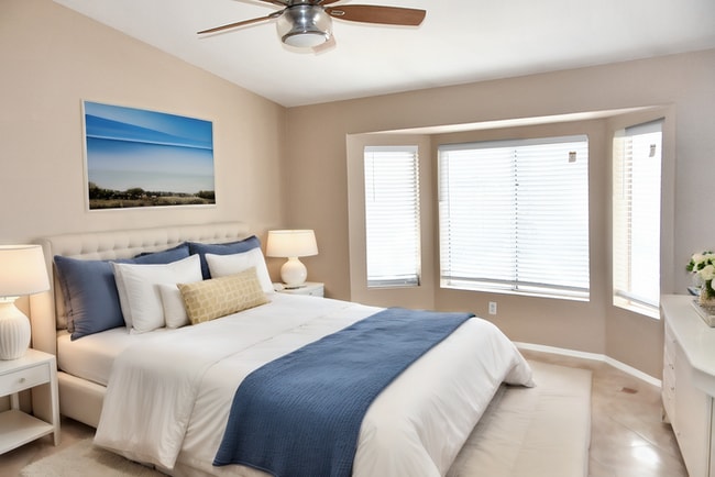 Building Photo - Great Location! Lovely 3Bedroom Plus/ 2Bathroom Chandler Home!