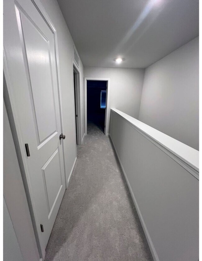 Building Photo - Three Bedroom Home