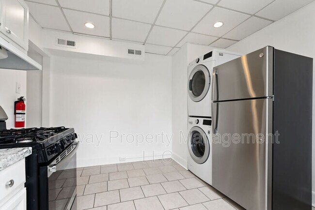 Building Photo - 1036 Collings Ave