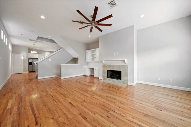 Building Photo - 650 Westcross St