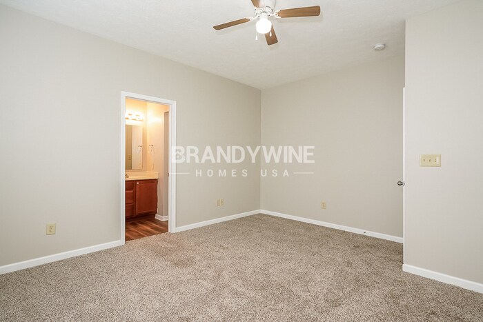 Building Photo - 877 Blue Ash Trail