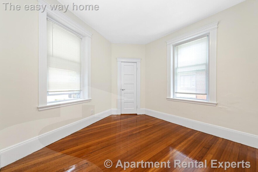 Building Photo - 46 Brackett St