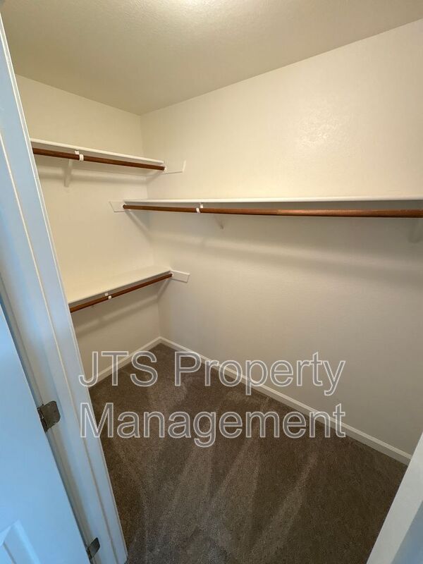 Building Photo - 9542 Windrose Ln