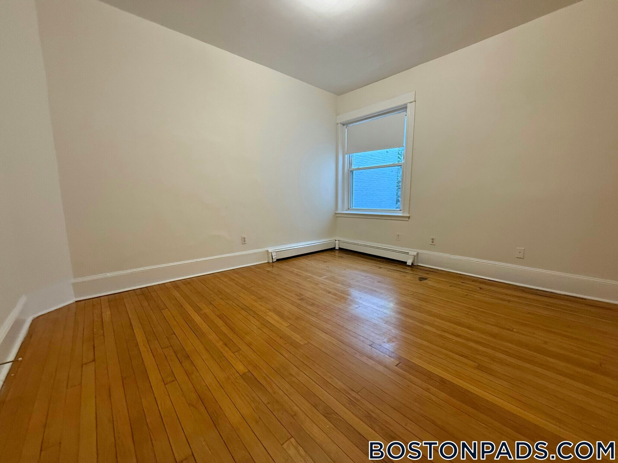 Building Photo - 17 Fairbanks St