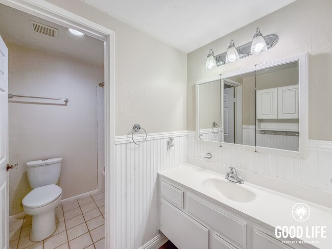 Building Photo - Serene 2BD/2BA End Unit Condo in Carmel Valley with Community Pool & Detached Garage