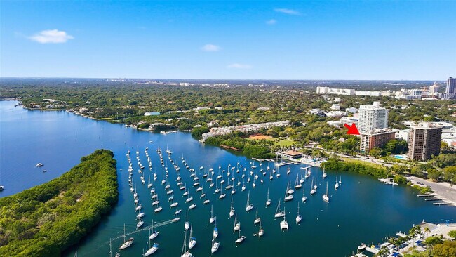 Building Photo - 2951 S Bayshore Dr