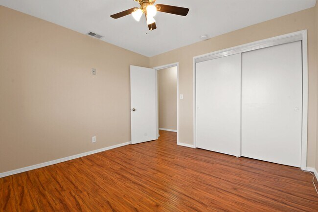 Building Photo - Cabrillo Ave