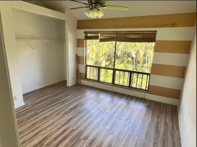 Building Photo - 15 Kulanihakoi St