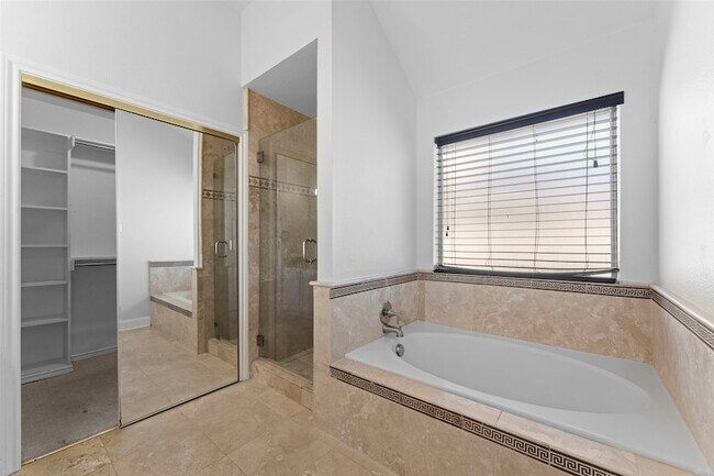 Building Photo - 919 Kim Ln