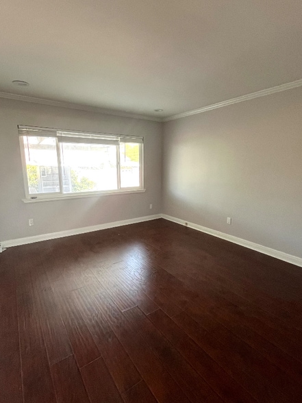 Building Photo - 15535 Saranac Dr