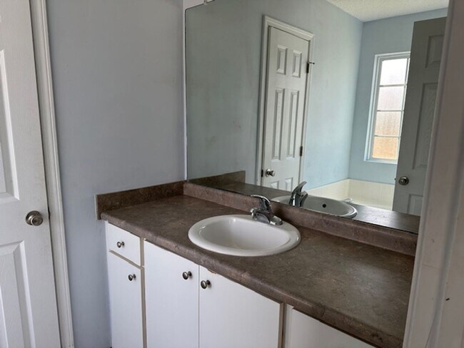 Building Photo - 4 Bedroom in Whispering Pines