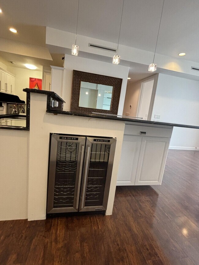 Building Photo - 10440 SW Stephanie Way