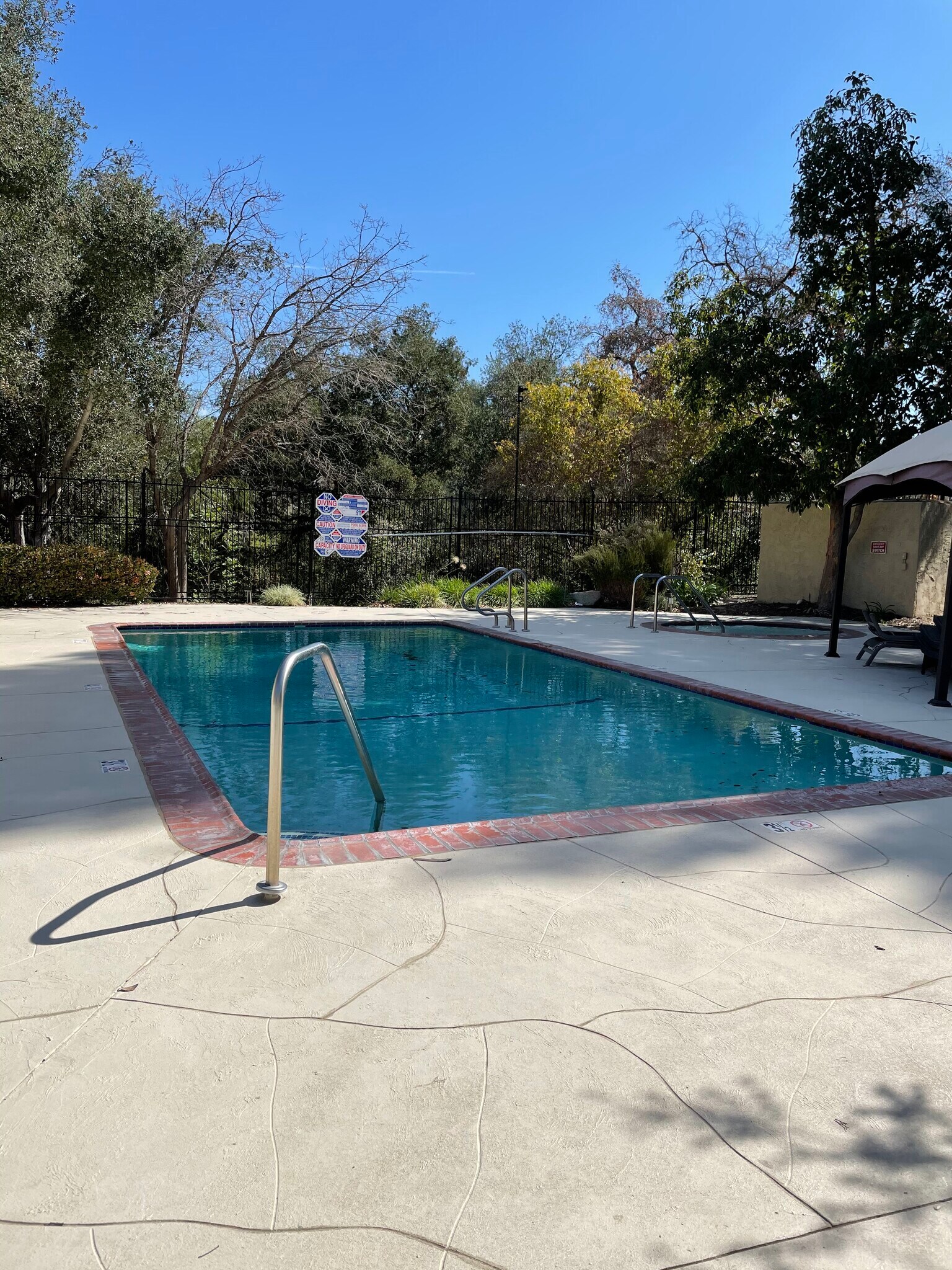 Building Photo - 29752 Strawberry Hill Dr