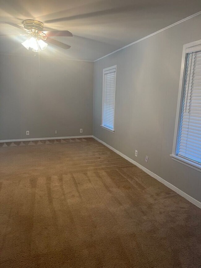 Building Photo - 2 Bedroom 1 Bathroom Georgetown Home