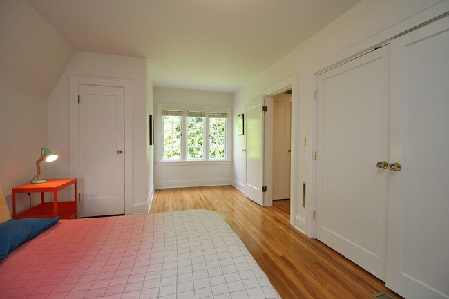 Building Photo - 3508 NE 27th Ave