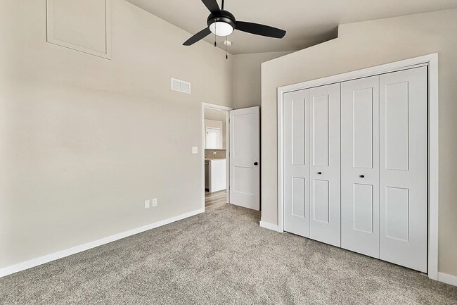 Building Photo - Beautiful Spacious Newly Built Townhome