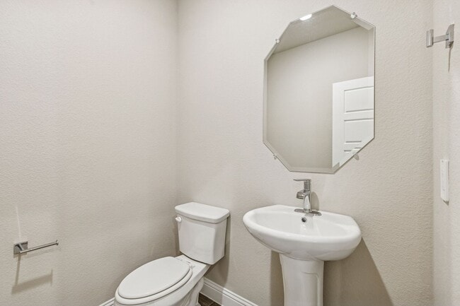 Building Photo - Bright, Brand-New Living in Denton’s Eagle Cree