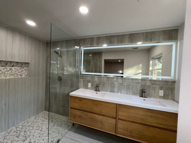 Building Photo - 5822 Yarwell Dr