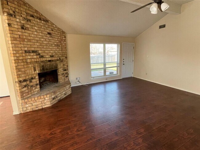Building Photo - 1013 Gannon Dr