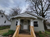 Building Photo - 837 S Ferguson Ave