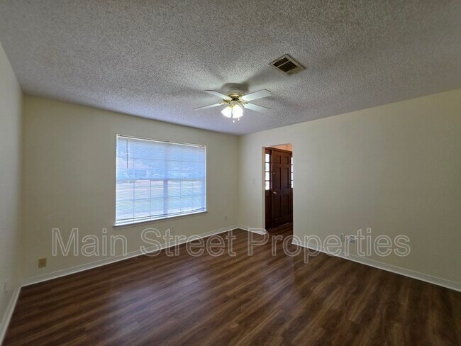 Building Photo - 6942 Falcon Dr