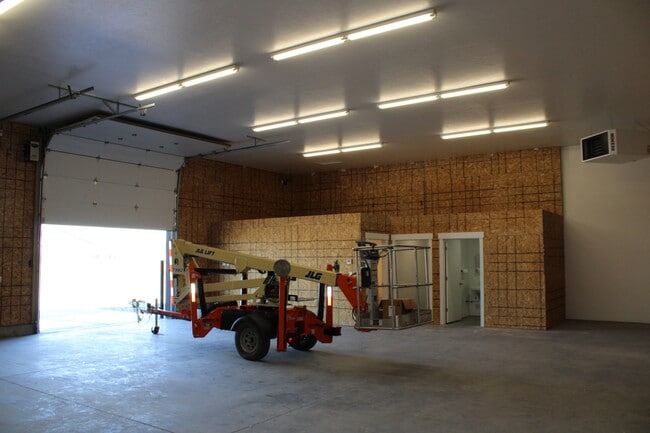 Building Photo - 57 W 465 N