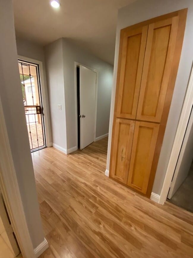 Building Photo - AVAILABLE NOW! Beautiful 2 Bedroom 2 Bath Condo in Citrus Heights!!!